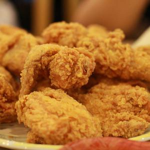 陈江陈海借种交换
